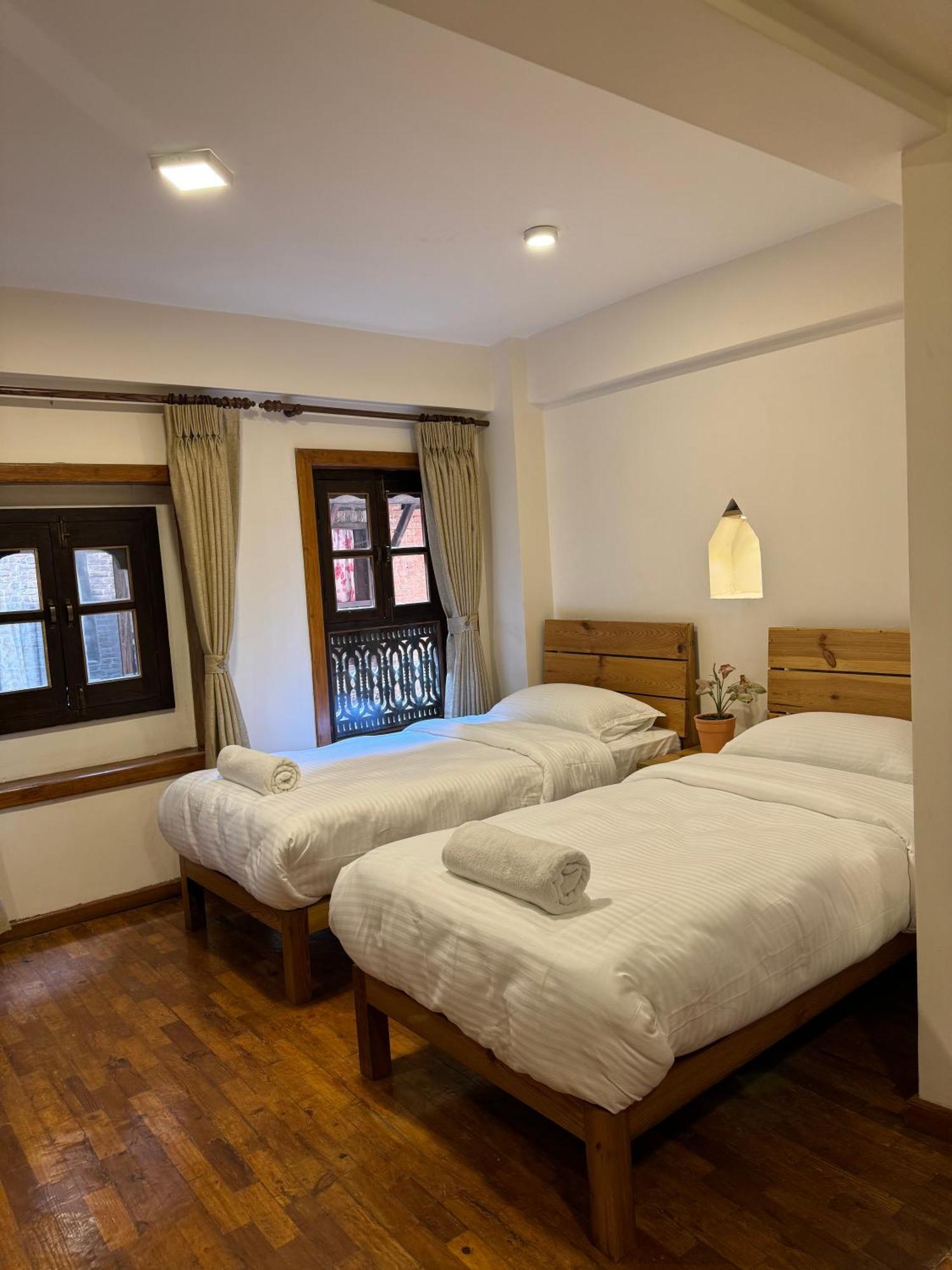 Karuna Hotel Patan Kathmandu ภายนอก รูปภาพ