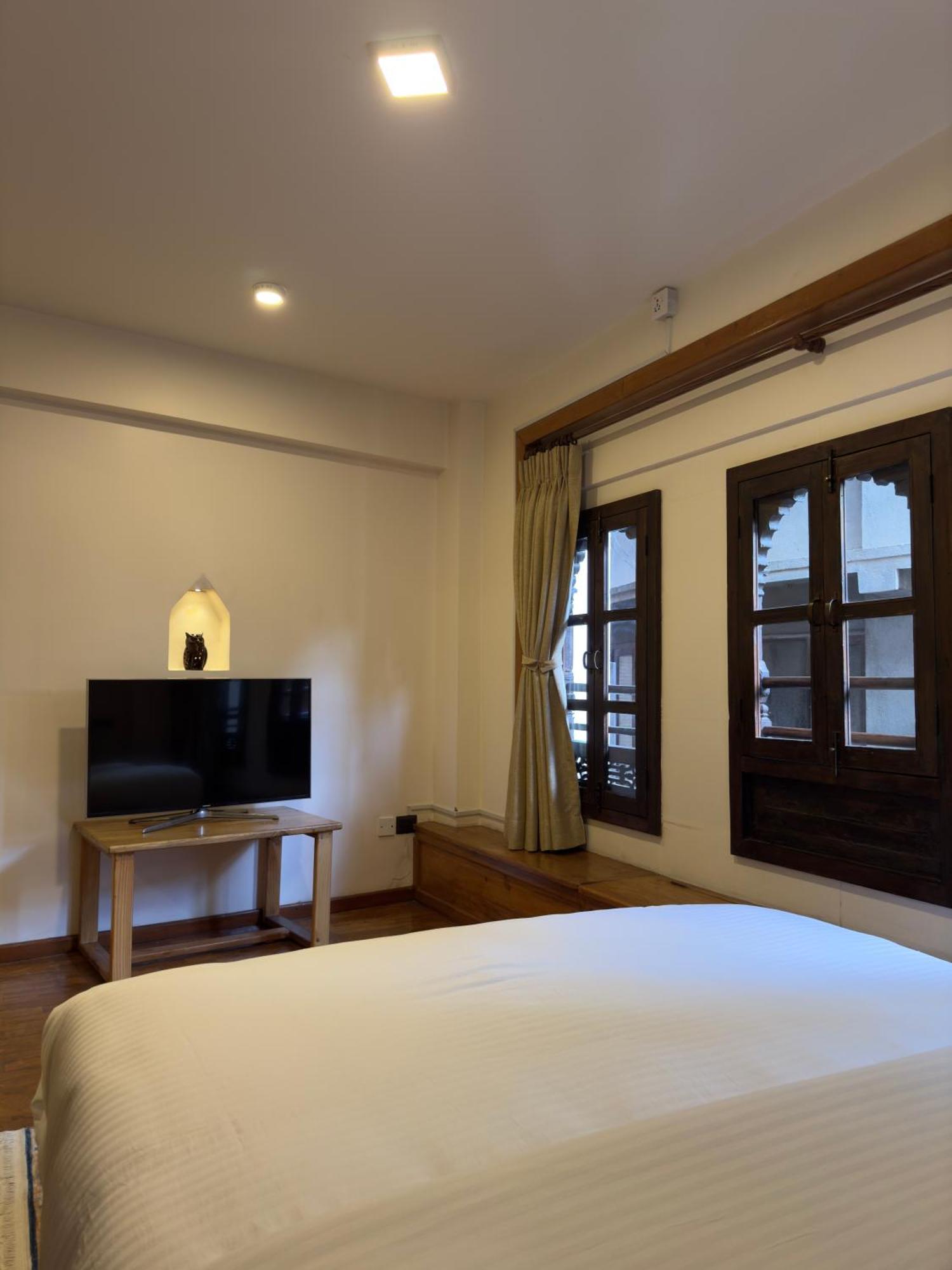 Karuna Hotel Patan Kathmandu ภายนอก รูปภาพ