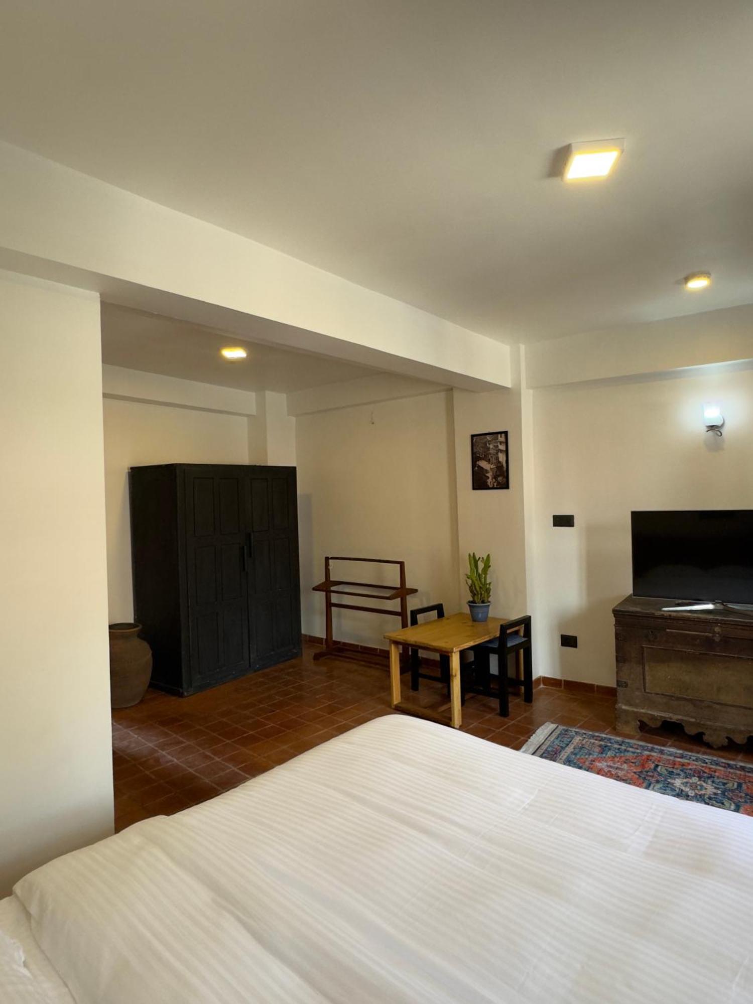 Karuna Hotel Patan Kathmandu ภายนอก รูปภาพ